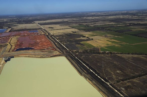 Stunning aerial photos of Yarloop and Waroona fire captured by Mandurah ...