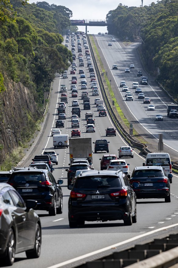 Easter traffic heading north on the Pacific Highway beyond Hornsby. 