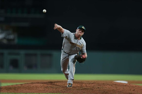 Australian pitcher Shayne Lindsay.