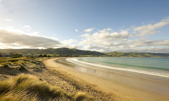 Apollo Bay, Victoria: The great, sweeping curve of the beach is Apollo Bay's most appealing feature. Gentle green rolling hills add a sense of idyll on the eastern side, but the clincher is that the town has two bays rather than one. Mounts Bay on the western side is where the Barham River emerges into the ocean from a tangle of waterways, and seals hang out on the rocks of the Marengo Reefs Marine Sanctuary. 