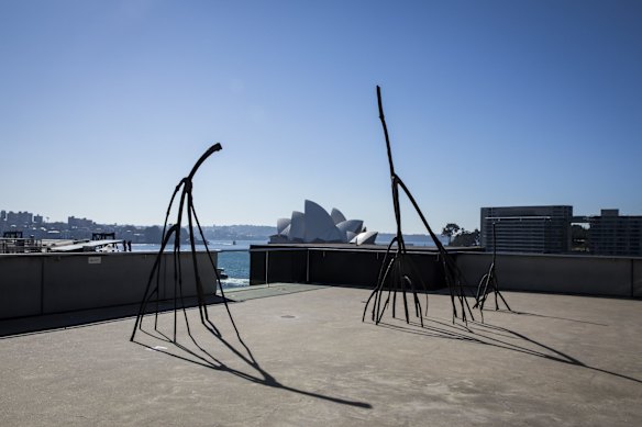Sculpture terrace – Danie Mellor
Danie Mellor, Matter Matters, 2019. Bronze. Commissioned by the Museum of Contemporary Art Australia with funds donated by Ginny and Leslie Green; Cynthia Jackson AM, Gordon & Tasmin Jackson and Geraldine Palmer; Timothy & Eva Pascoe; Paul, Sue & Kate Taylor; Stewart Wallis AO & Gwenyth Wallis; and Sculpture Commission donors, 2019.