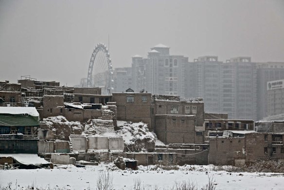 Much of Kashgar's old town is being demolished to make way for new high-rise buildings. Kashgar has been designated a special economic zone by the Chinese government and is undergoing rapid economic development.