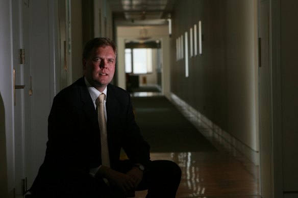 Opposition education spokesman Tony Smith in Parliament House, 2007.