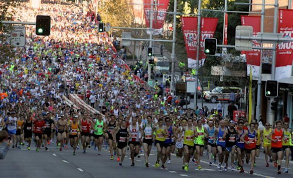 City 2 Surf: 2013. Race action