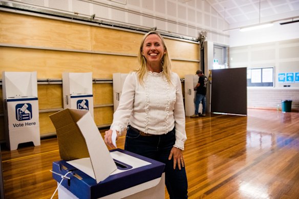 Independent candidate Kirsty O'Connell in Aberdeen to cast her vote. 