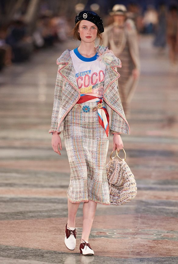 Did you know 'boina' is Spanish for 'beret'? Chanel took its take to Cuba for its 2016 resort collection.