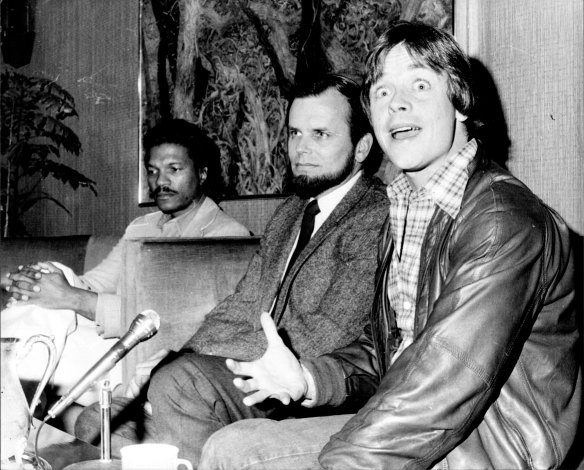 Billy Dee Williams (left), Garry Kurtz (centre), and Mark Hamill in Sydney on July 29, 1980