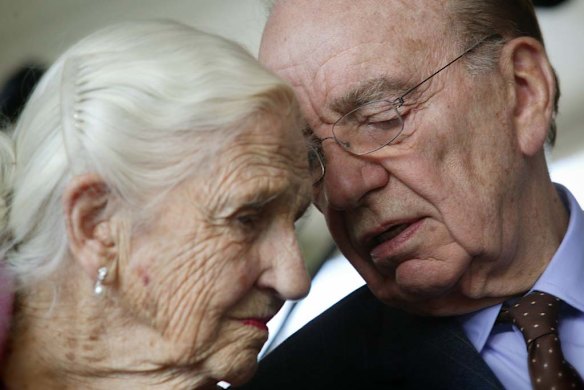 Dame Elisabeth with son Rupert in January 2006.