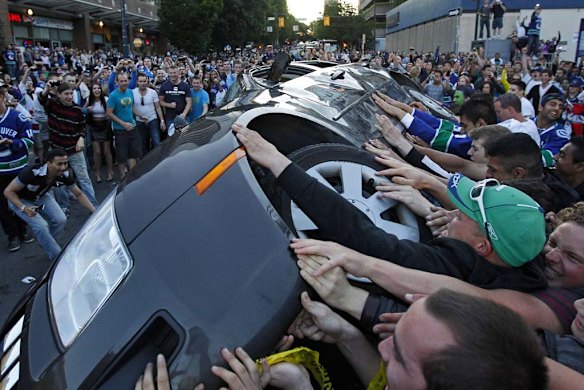 Ice hockey defeat sparks Vancouver riots