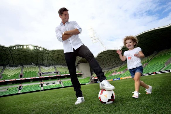 Harry Kewell announces his retirement from soccer.