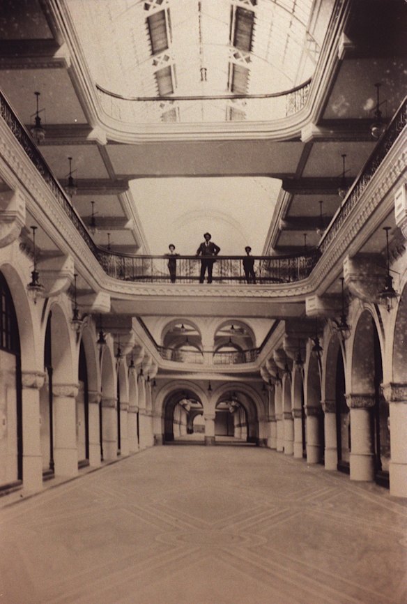 Ground Floor interior view of The QVB in 1898. 