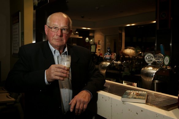 Roger Rogerson speaking at The Bradford Hotel in Rutherford in August 2010