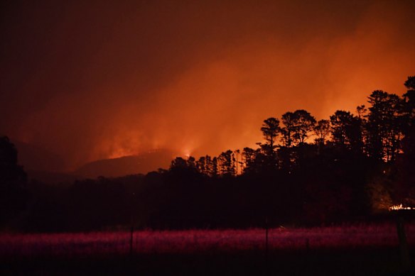 Bushfire north of the Bells Line of Road at Berambing. 