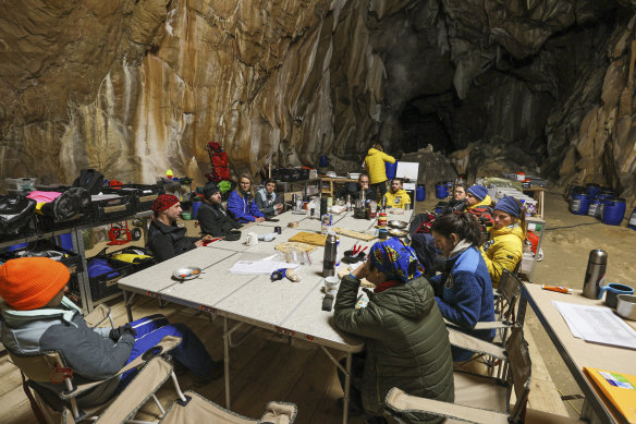 Eight men and seven women took part in a scientific experiment of living in a cave, disconnected from the world, for 40 days. 