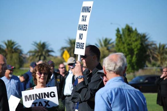 About 1200 mining workers and families told Kevin Rudd to 'axe the tax'. Photo: Chalpat Sonti