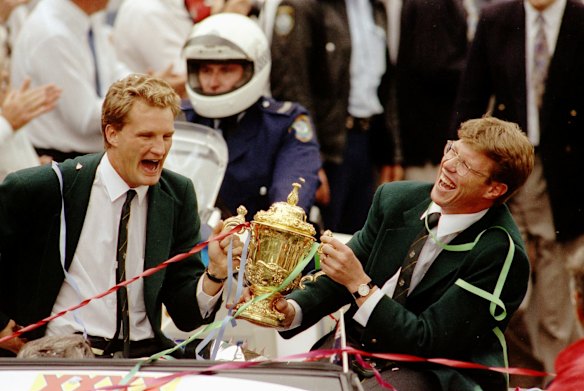 Michael Lynagh: Works for property group Valad Europe. Has lived in London for the past 15 years. Nick Farr-Jones: A director at Taurus Funds Management.