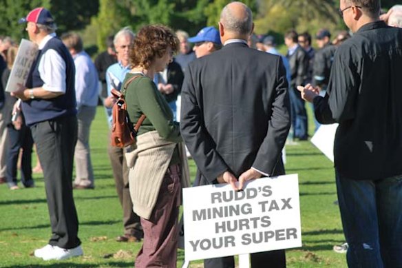 About 1200 mining workers and families told Kevin Rudd to 'axe the tax'. Photo: Chalpat Sonti