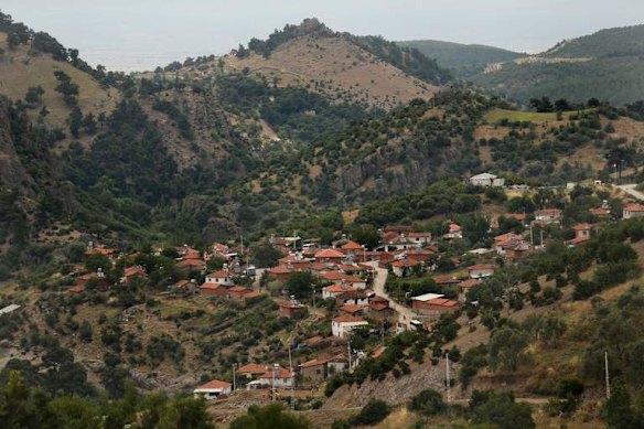 The village of Elmadere.