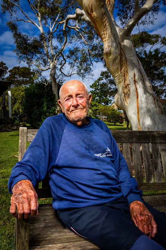 Fred Whitaker, a 100-year-old WWII veteran, will mark Anzac Day with a walk over the Sydney Harbour Bridge. 