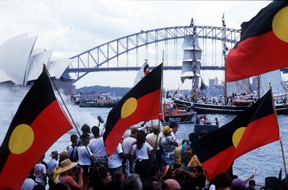 A large Aboriginal protest at Mrs Macquaries Chair on Australia Day, 1988. Later in the year 40,000 marched on on Hyde Park for the rights of indigenous Australians. 