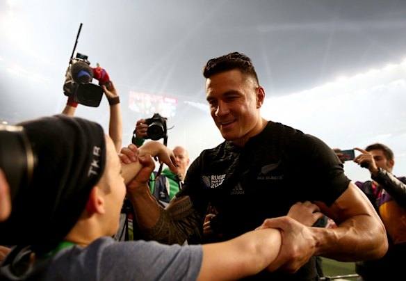 SBW: Sonny Bill Williams gives his winning medal to young fan Charlie Lines.
