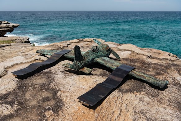 Finishing touches to the 2017 Sculpture By The Sea.