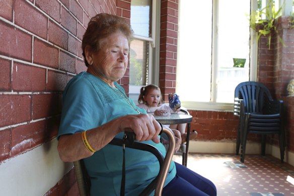 Daughter Grace and mother Jacky visit grandparent, Nada who suffers from dementia.
