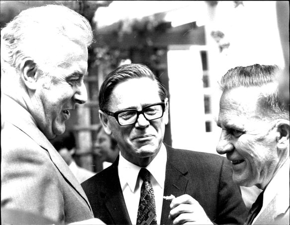 Gough Whitlam, Barrie Dexter and Aboriginal affairs minister Jim Cavanagh in 1974.
