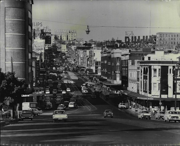 William Street looking towards Kings Cross, 1962. 