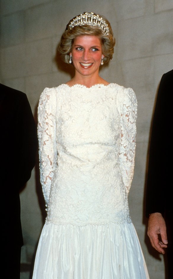 Princess Diana wearing the Cambridge Lover’s Knot Tiara in Washington in 1985.