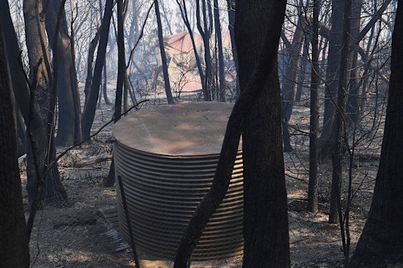 Homes lost on Skyline rd, Mount Tomah.