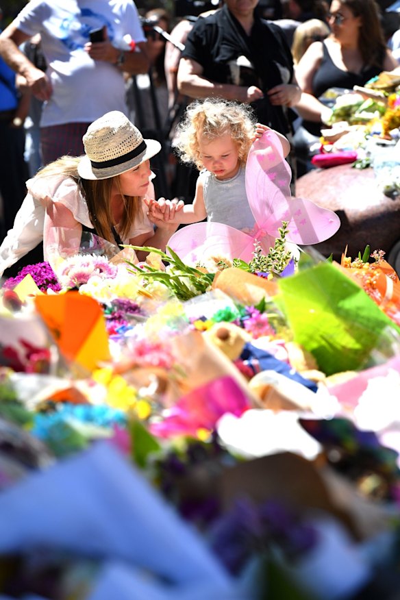 Melburnians continue to pay respect to the victims of those that were tragically killed and injured in the pedestrian attack.