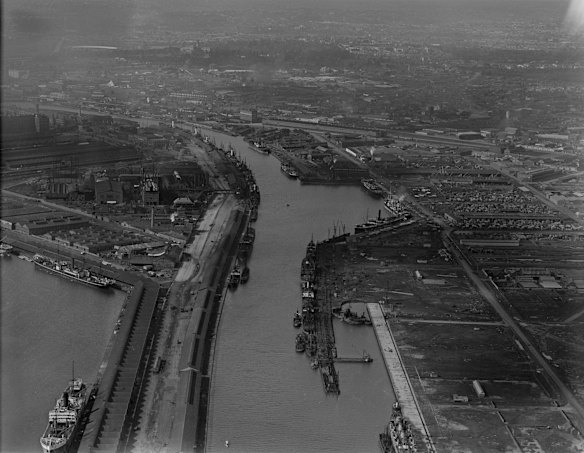 Yarra River and Port of Melbourne, 1930-ca. 1948. Credit: Charles Daniel Pratt/State Library of Victoria