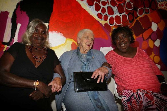 Dame Elisabeth with artist Neta Loogatha (left) and artist Ethel Thomas at her 99th birthday celebrations.