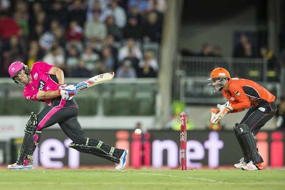 Moises Henriques of the Sydney Sixers with a pull shot.