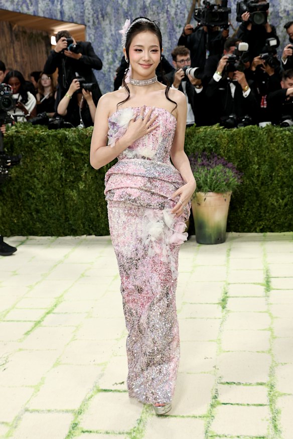 Jisoo in Dior.