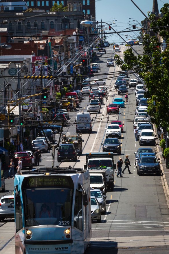 The average speed for traffic on Burke Road is little more than 20km/h.