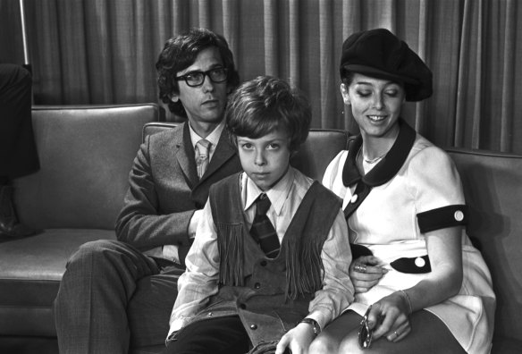 "Artist Christo (left), his wife Jeanne-Claude (right) and their son Cyril (centre), who are in Sydney to 'wrap' Little Bay, 1 October 1969."