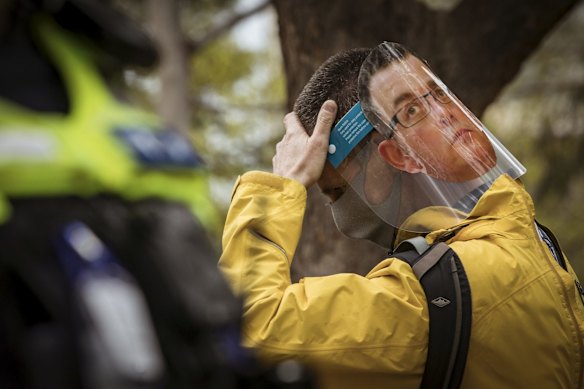 An anti-lockdown supporter is questioned by Victoria Police after refusing to provide details and being in non-compliance with the Chief Health Officers guidlines. 