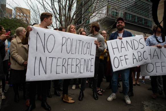 ABC staff in Sydney speak out after Justin Milne's email calling for a senior journalist to be fired.