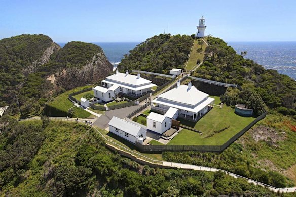 Sugarloaf Point Lighthouse, Seal Rocks.