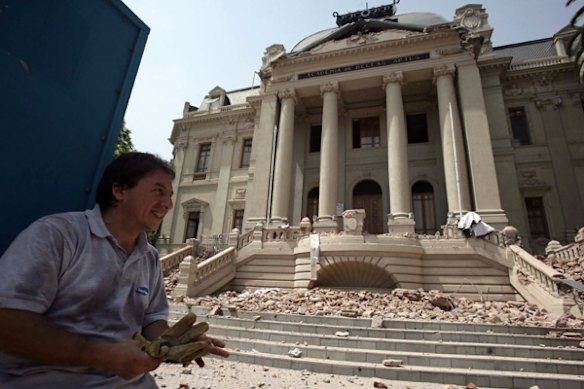Damage to the Accademy of Fine Arts' building in Santiago.