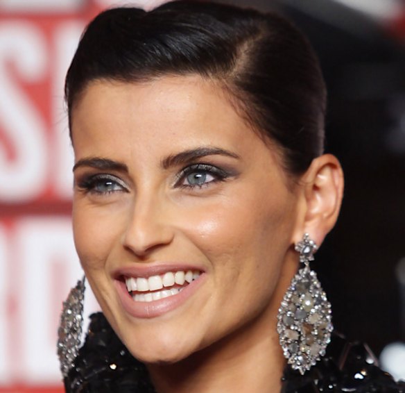 Singer Nelly Furtado arrives at the 2009 MTV Video Music Awards