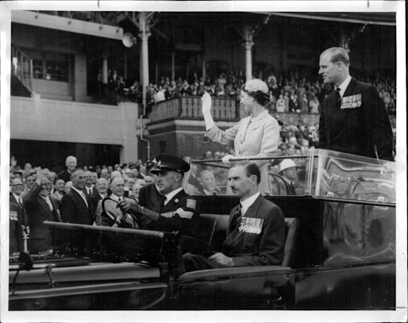 Ex-servicemen gave the Royal couple a grand reception at Melbourne Cricket Ground. April 8th, 1954.