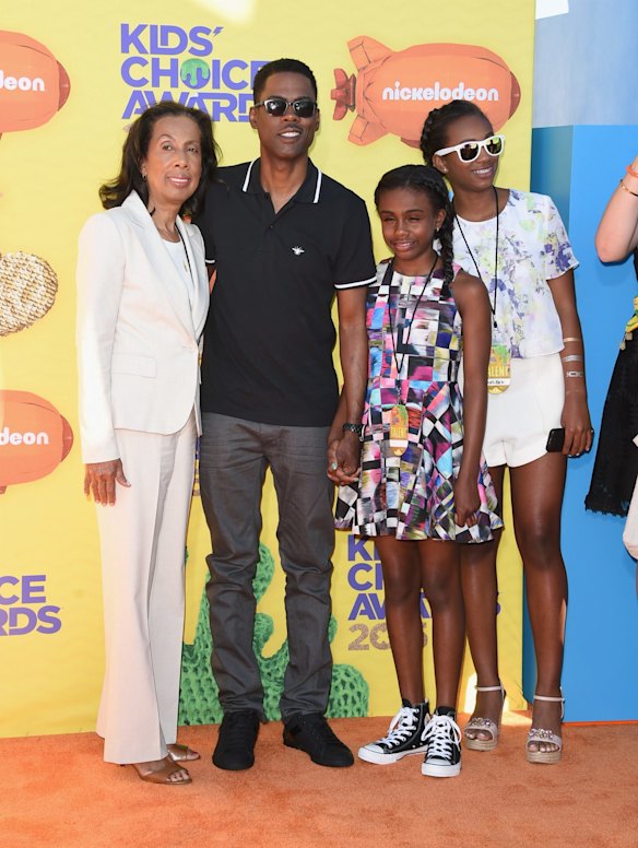 It's a (celeb) family affair at the Kids' Choice Awards