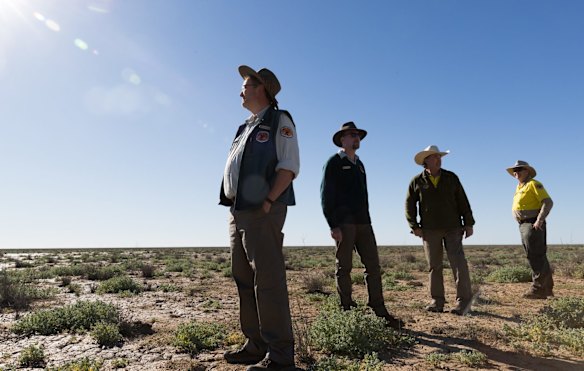 L-R Jaymie Norris, Paul Seager, Dan Hough, and Grant Adams from NSW National Parks and Wildlife Service, on Narriearra Homestead near Tibooburra.