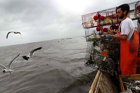 Oil leak threatens Gulf of Mexico