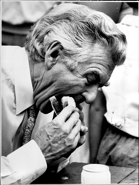 Bob Hawke at a barbie in 1988. 