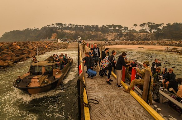 Mallacoota Evacuations of people by army personnel to the HMAS Choules Friday 3rd January 2020.