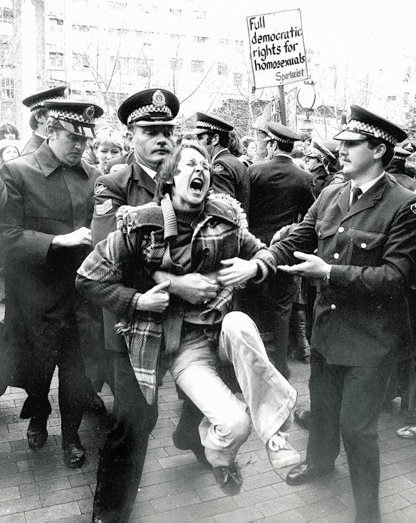The scene outside the Central Court of Petty Sessions in Sydney where gay and lesbians demonstrated in 1978.
